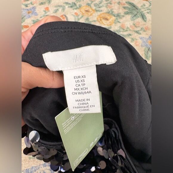 H&M sequin navy skirt mini high rise holiday party festive new NWT XS - Picture 4 of 5